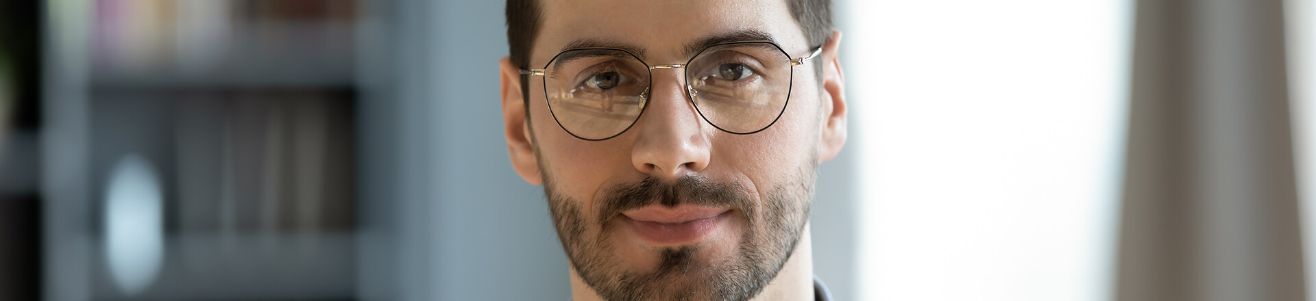 men banner eyeglasses